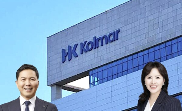 윤상현 한국메가 슬롯 부회장(왼쪽)과 윤여원 메가 슬롯비앤에이치 대표 [그래픽=더이코노미]