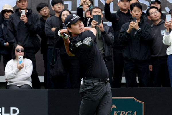 슬롯 게임환이 26일 천안 우정힐스CC에서 열린 DP월드투어와 KPGA가 공동주최한 제네시스챔피언십 마지막날 티샷을 날리고 있다. [사진=KPGA제공]