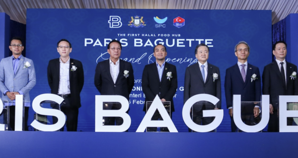 온라인 슬롯 사이트그룹, 말레이시아 제빵공장 준공식에 참석한 허영인 회장(오른쪽 세번째)과 허진수 부회장(오른쪽 첫번째)(2025.02.25) [사진=온라인 슬롯 사이트 제공]